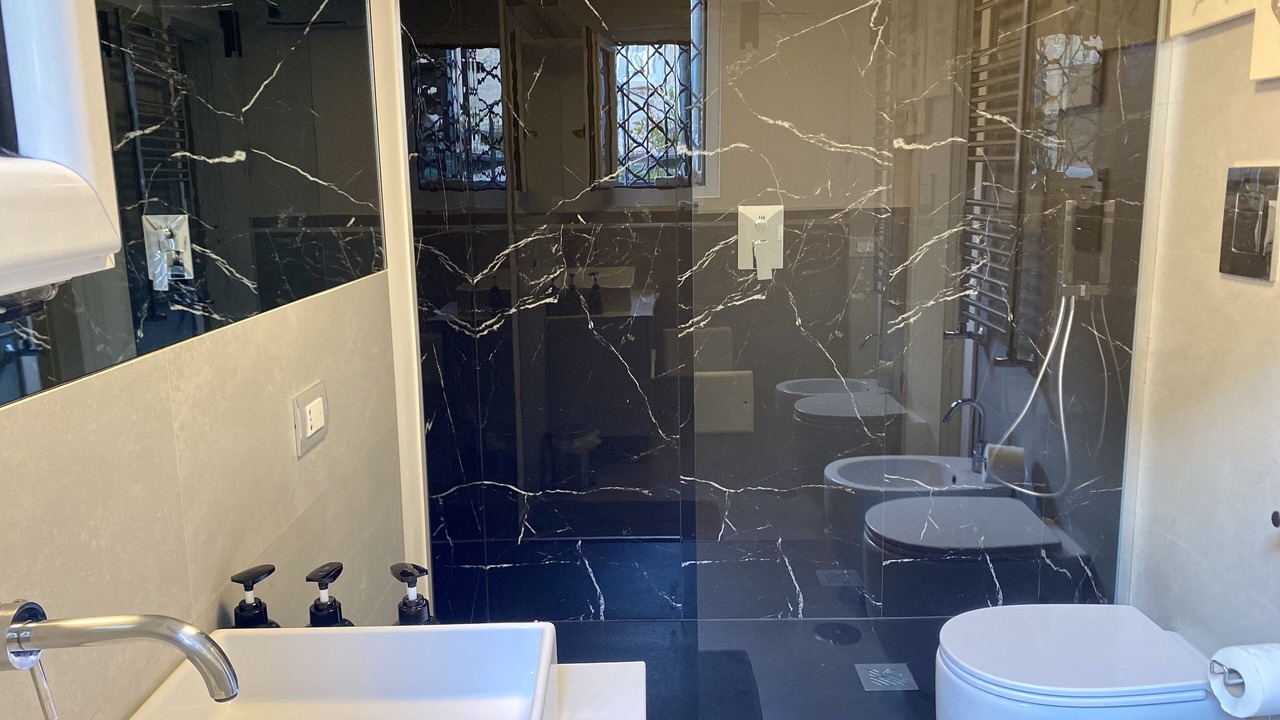 Photo of Bathroom in Chiaia