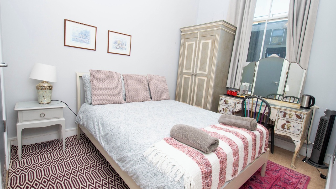 Photo of Bedroom in Angel