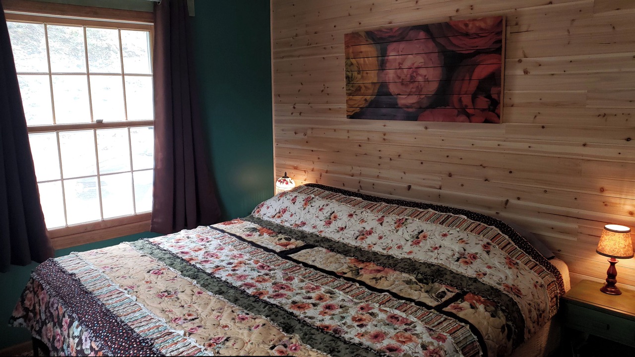 Photo of Bedroom in Deadwood