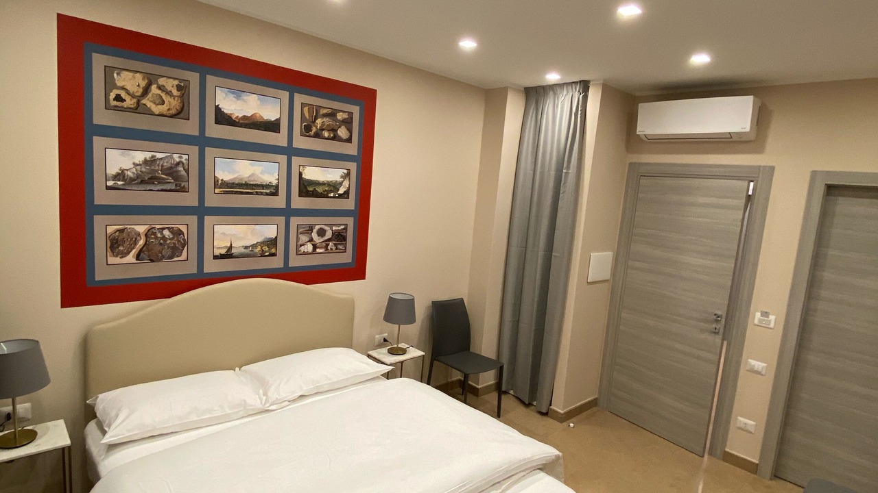 Photo of Bedroom in Naples City Centre