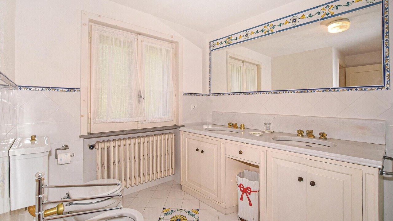 Photo of Bathroom in Forio