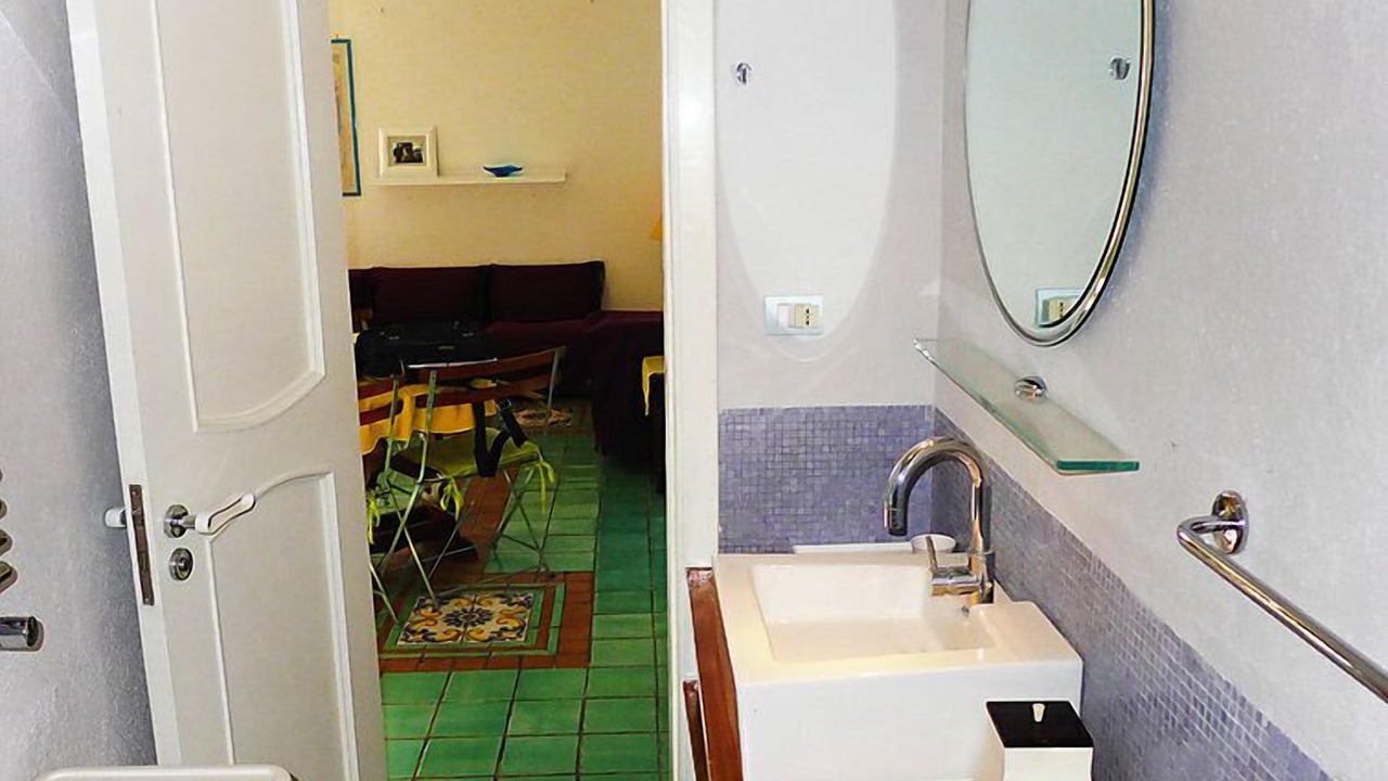 Photo of Bathroom in Forio