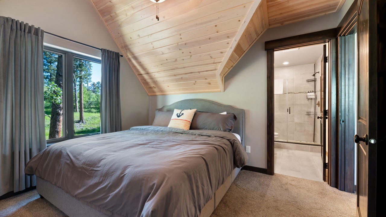 Photo of Bedroom in Deadwood