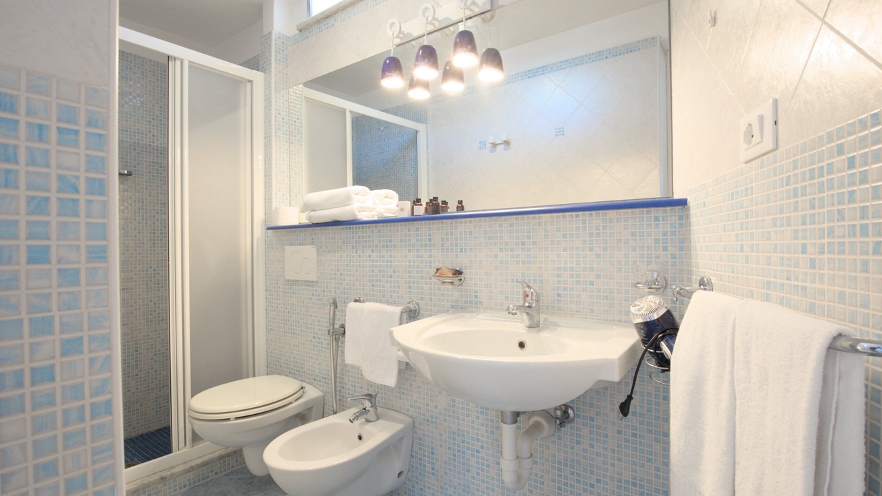 Photo of Bathroom in Forio