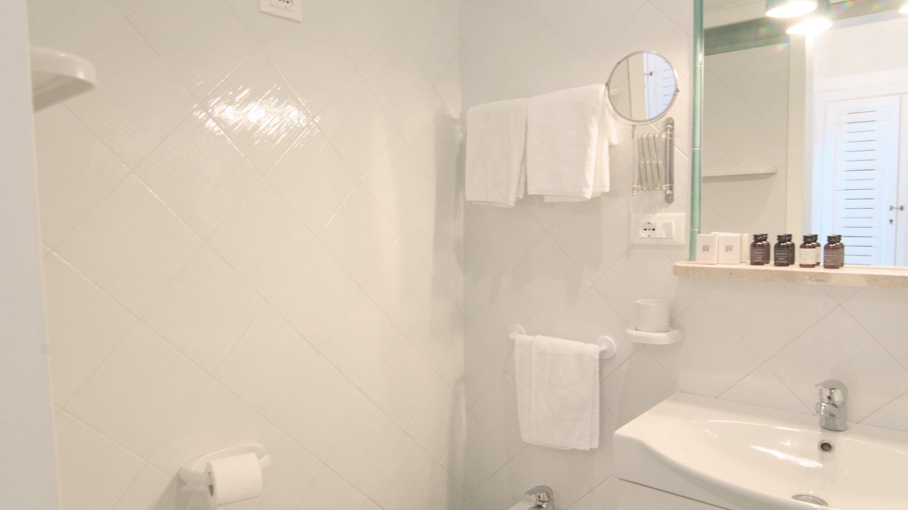 Photo of Bathroom in Forio