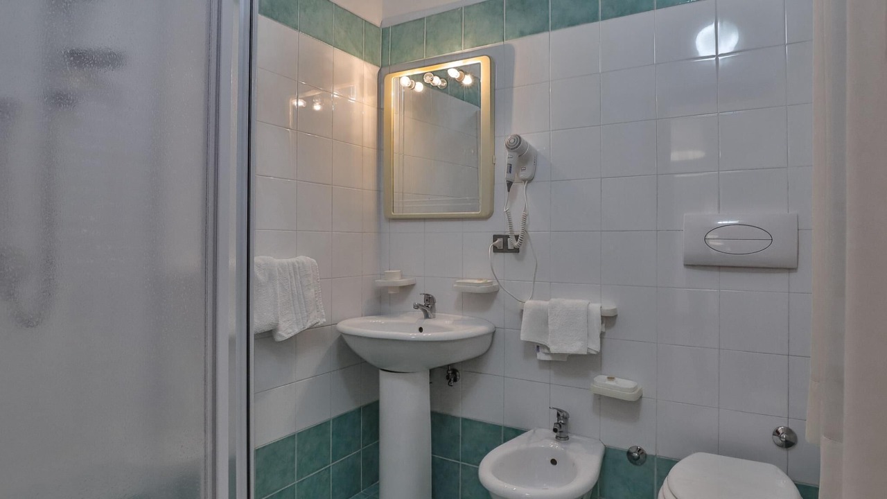 Photo of Bathroom in Laura