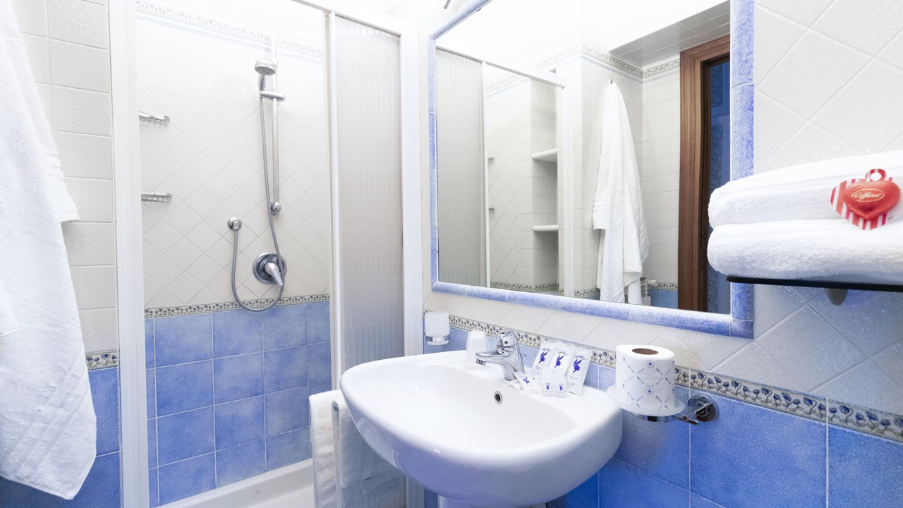 Photo of Bathroom in Forio