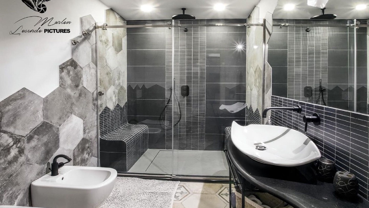 Photo of Bathroom in Furore