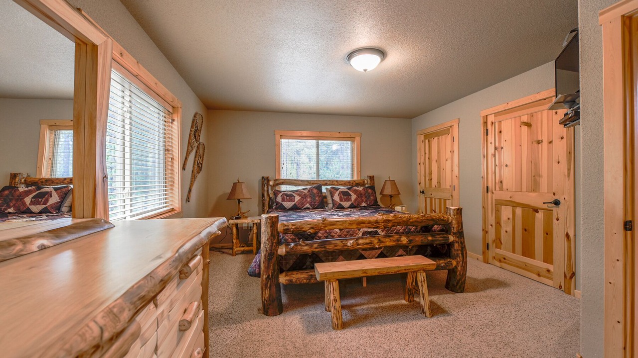 Photo of Bedroom in Lead