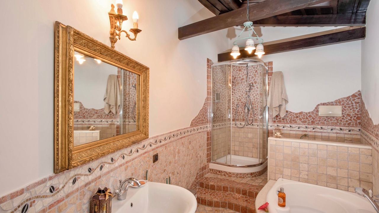Photo of Bathroom in Arenella