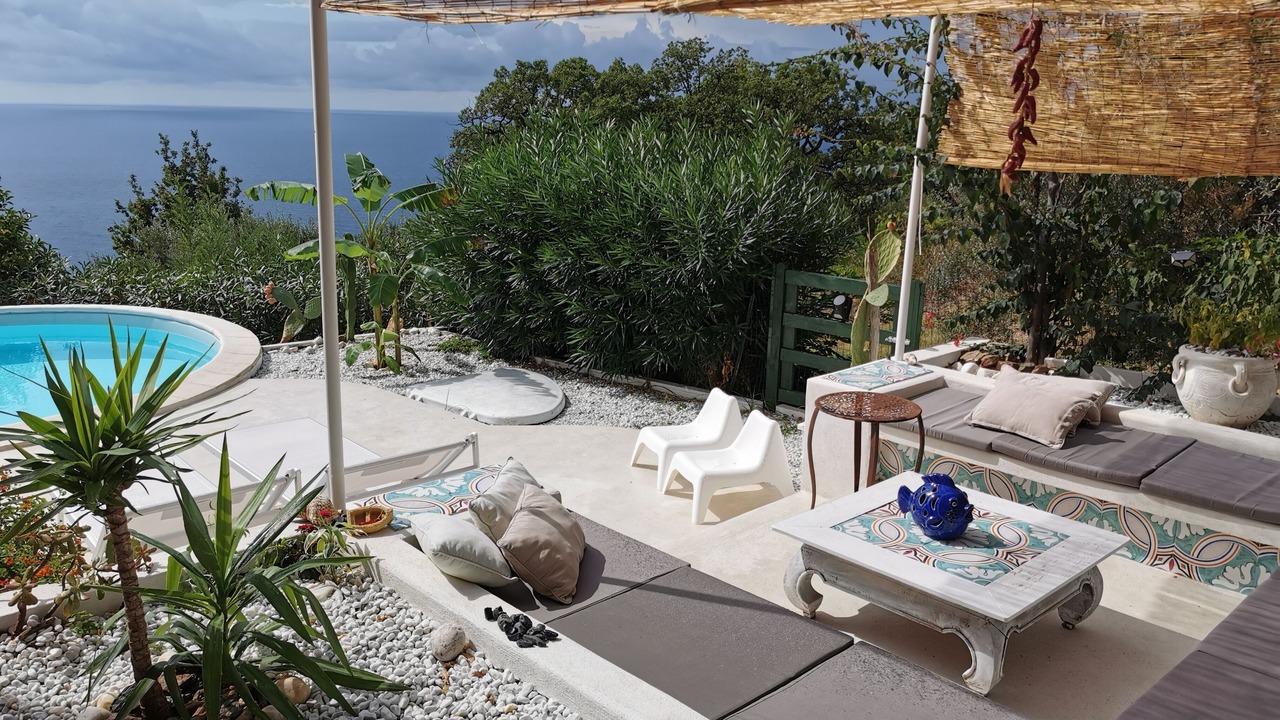 Photo of Patio Balcony in Bonifati