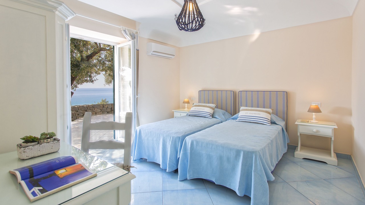 Photo of Bedroom in Forio