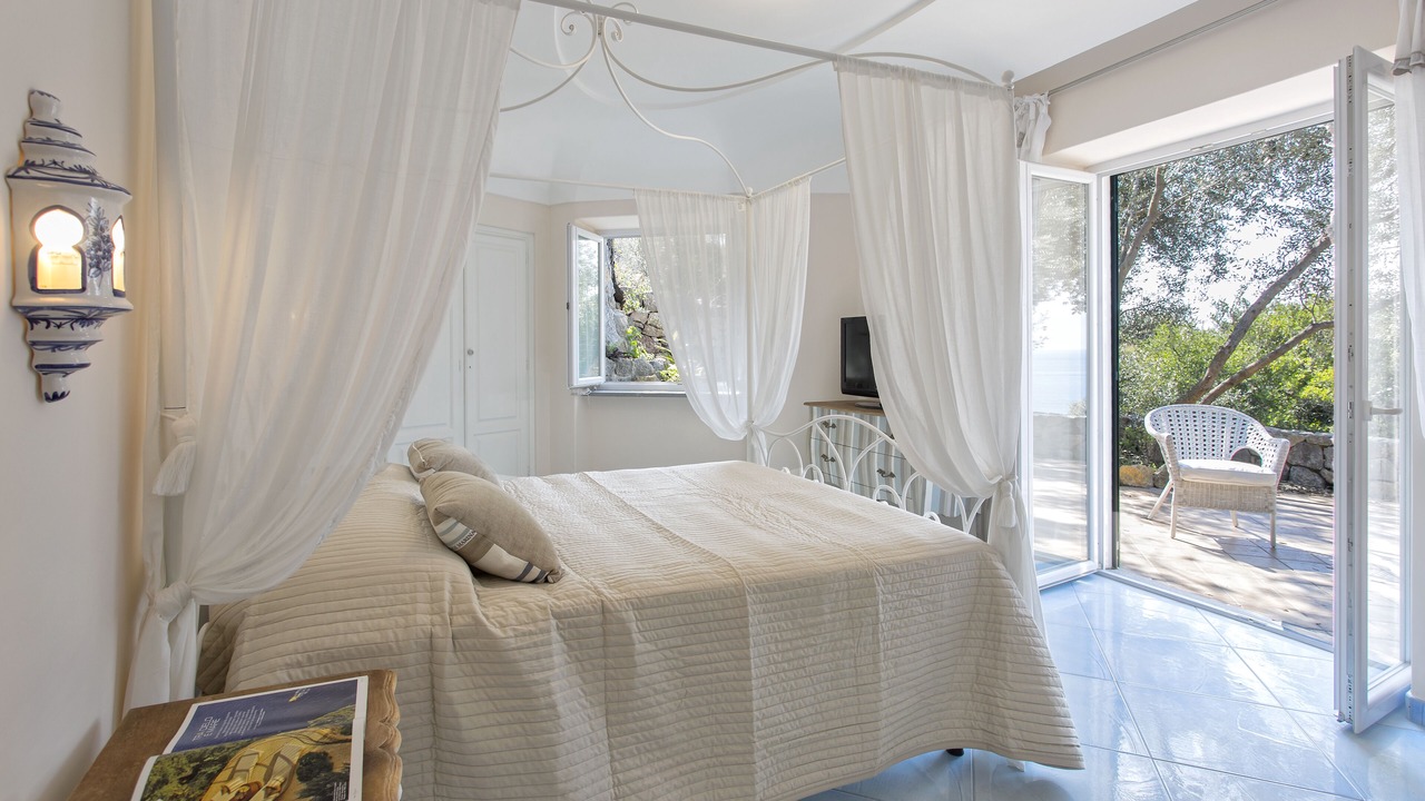 Photo of Bedroom in Forio