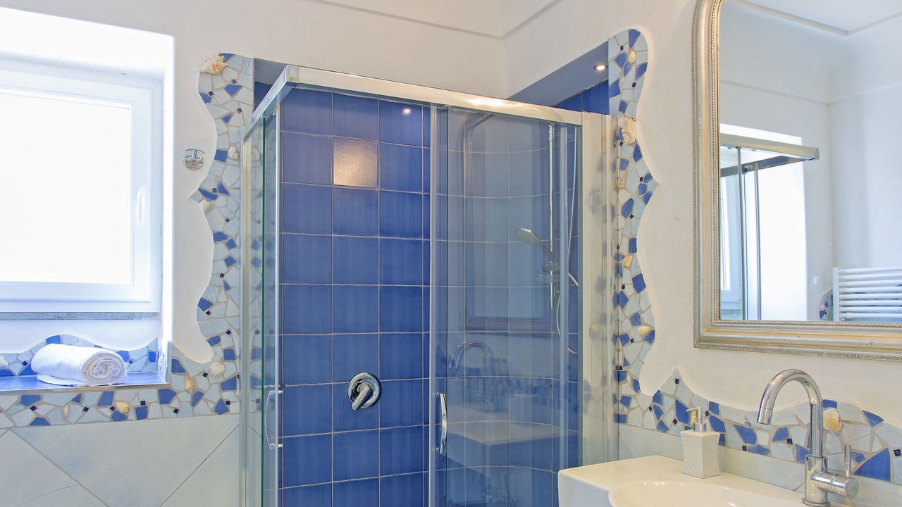 Photo of Bathroom in Forio
