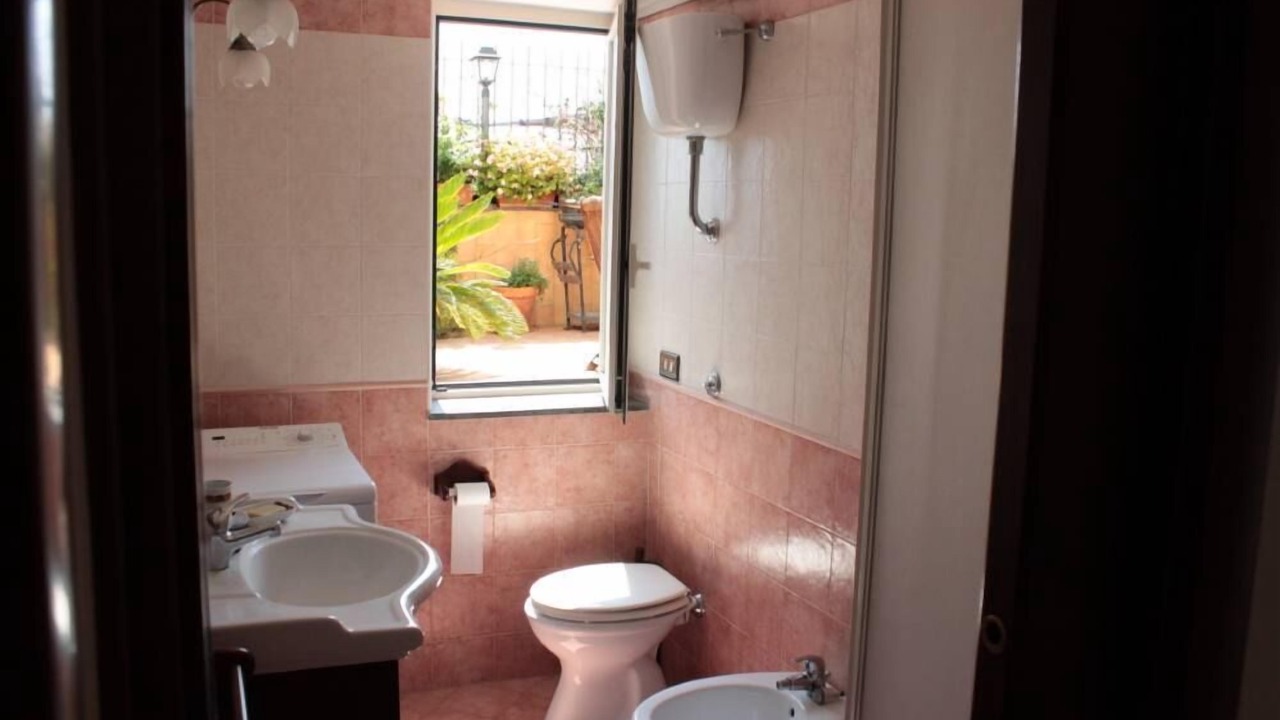 Photo of Bathroom in Quartieri Spagnoli