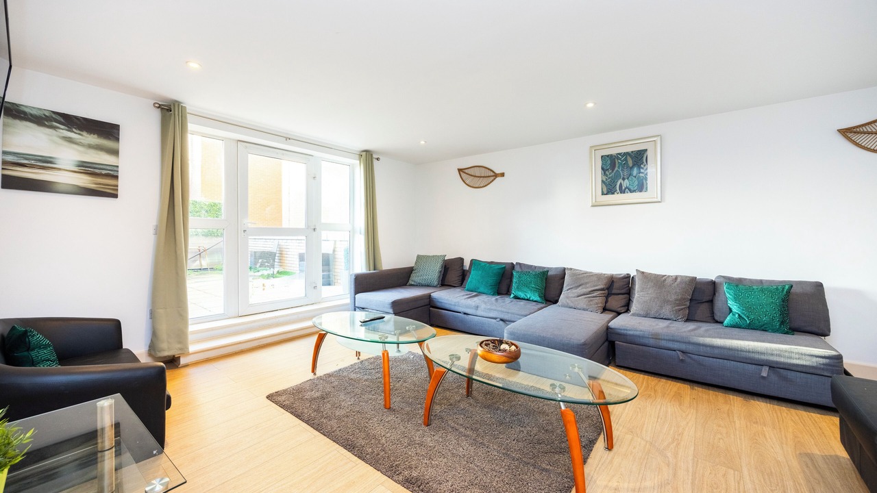 Photo of Livingroom in Island Gardens