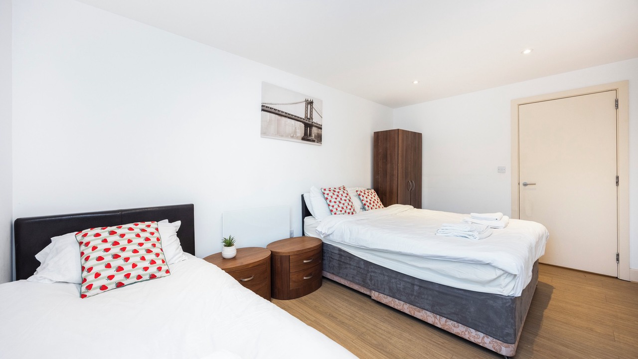 Photo of Bedroom in Island Gardens