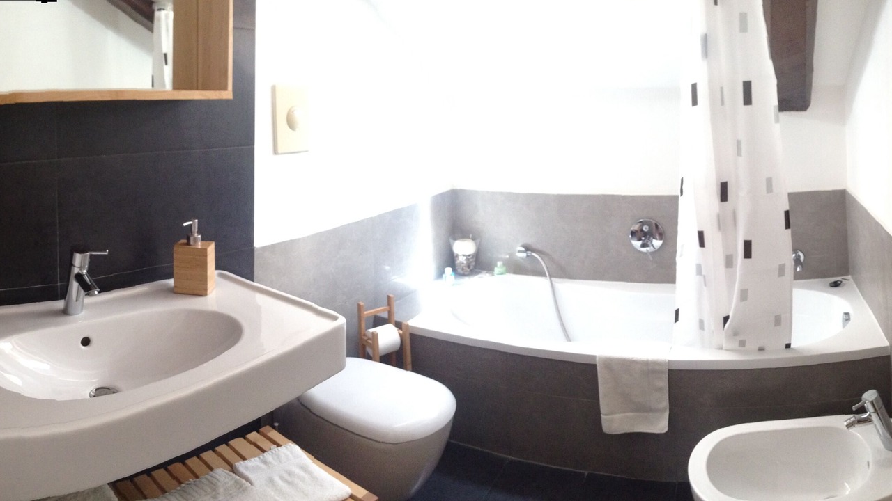 Photo of Bathroom in Naples City Centre