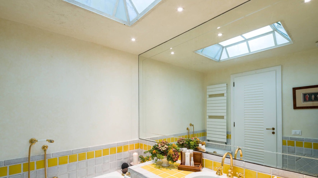Photo of Bathroom in Forio