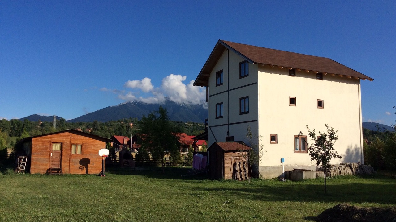 Photo of Outdoor in Bran