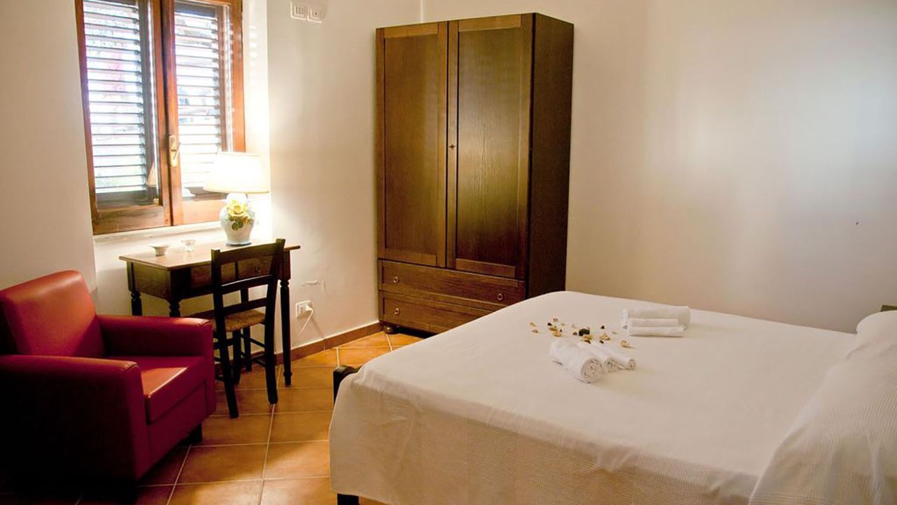 Photo of Bedroom in Laureana Cilento