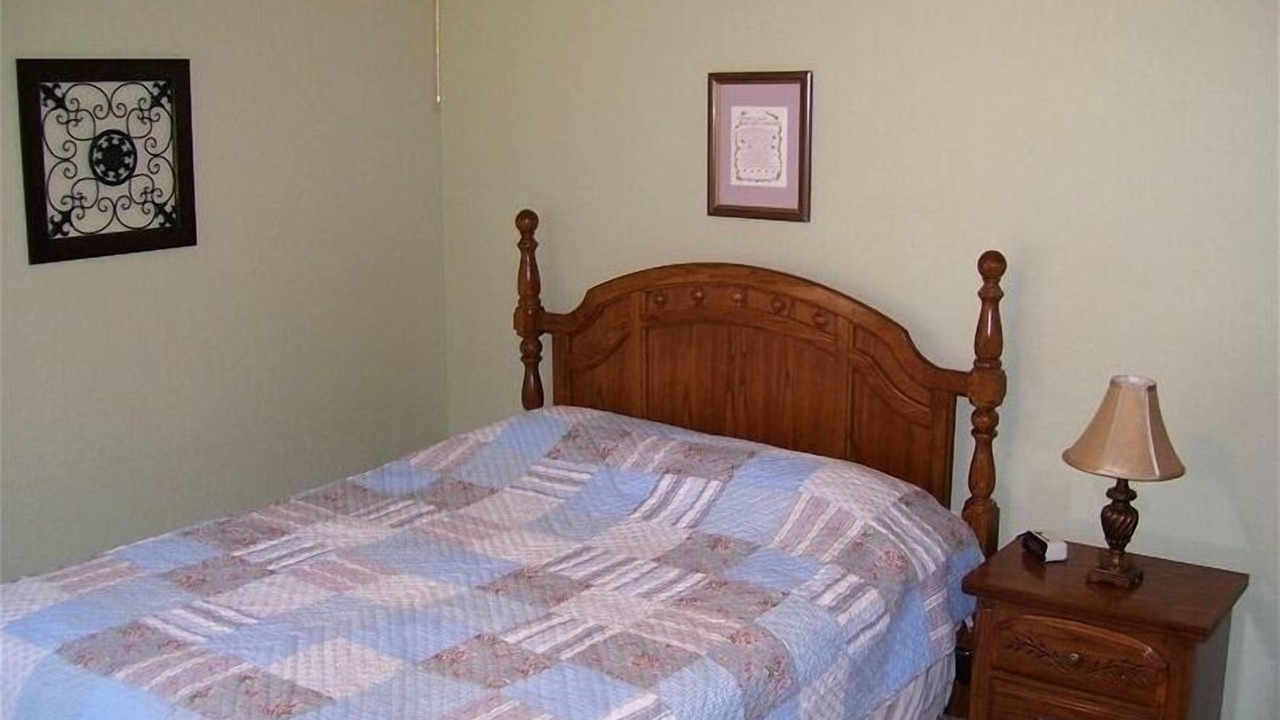 Photo of Bedroom in Lead