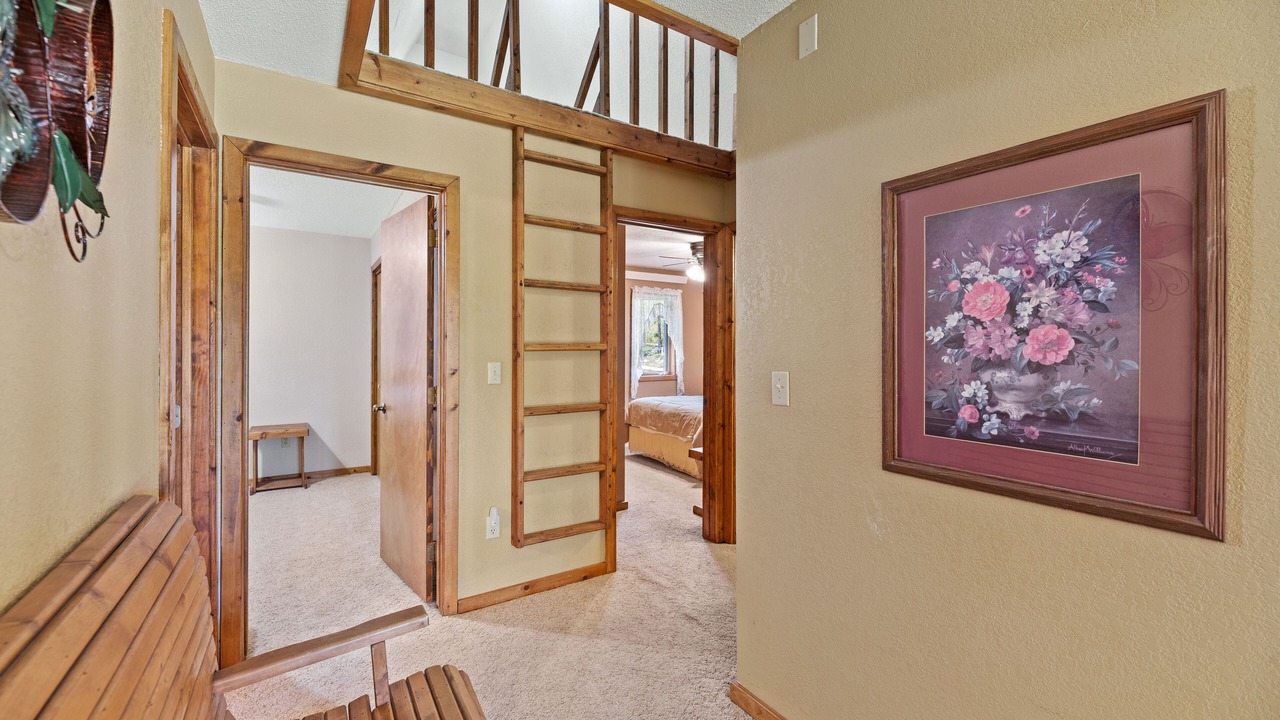 Photo of Bedroom in Lead