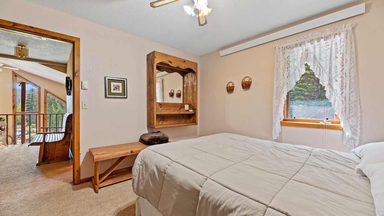 Photo of Bedroom in Lead