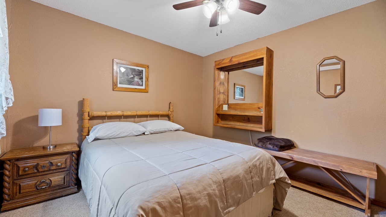 Photo of Bedroom in Lead
