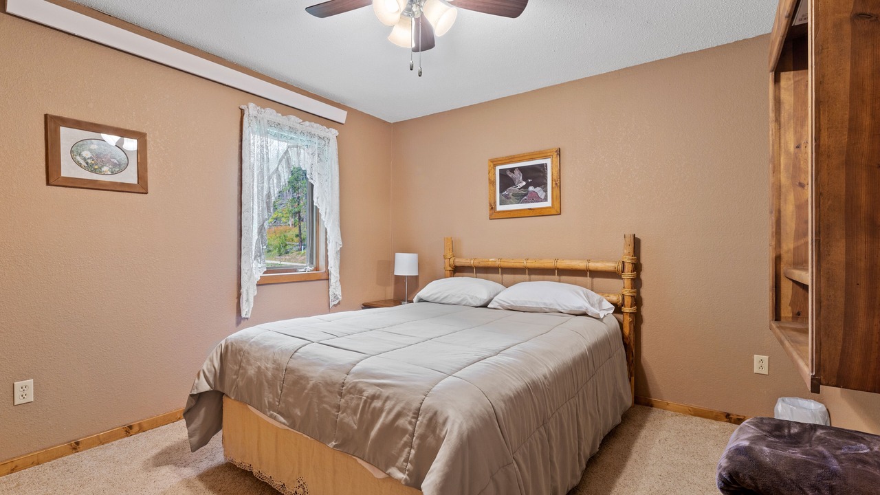 Photo of Bedroom in Lead