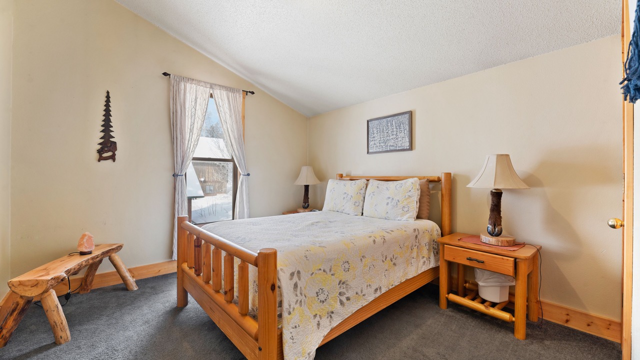 Photo of Bedroom in Lead