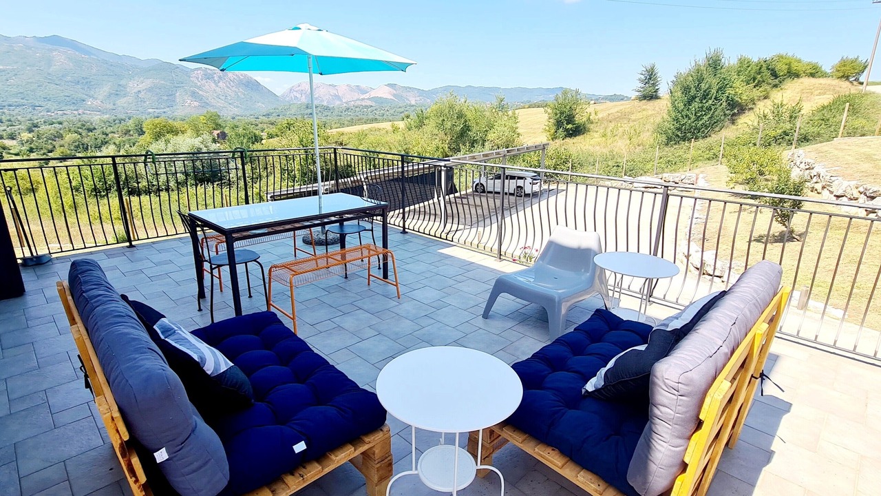 Photo of Outdoor in Atina
