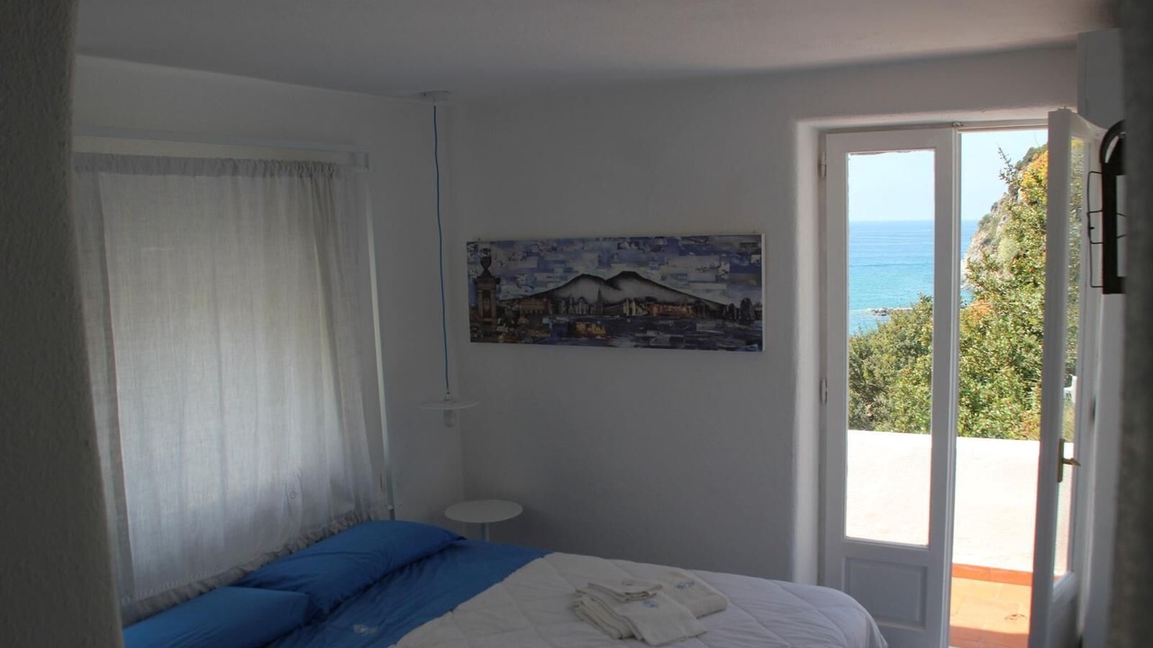 Photo of Bedroom in Forio