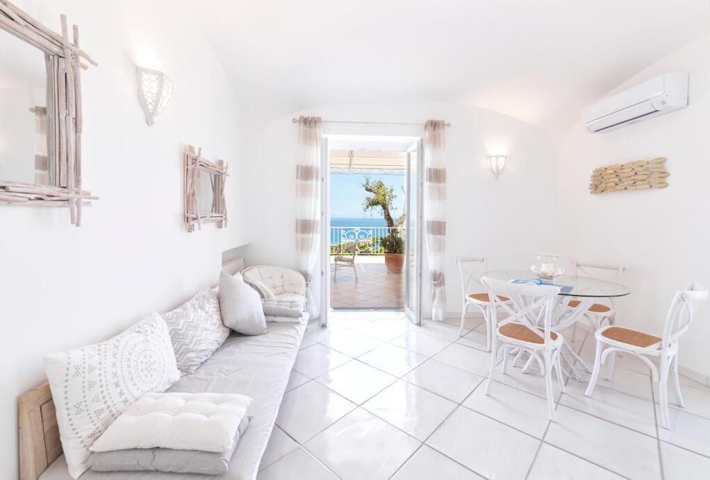 Photo of Livingroom in Forio
