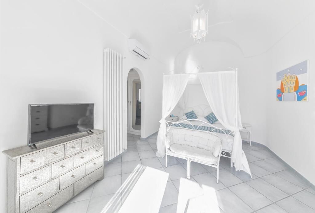 Photo of Bedroom in Forio