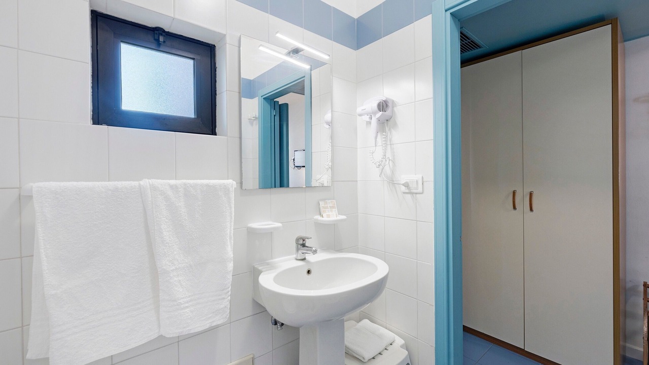 Photo of Bathroom in Laura