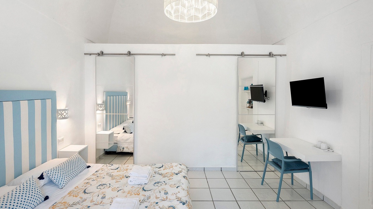 Photo of Bedroom in Meta