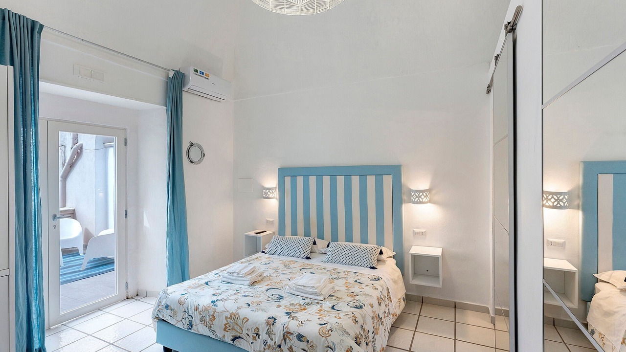 Photo of Bedroom in Meta