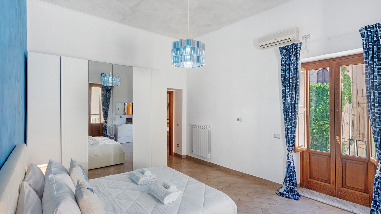 Photo of Bedroom in Historical Downtown Salerno