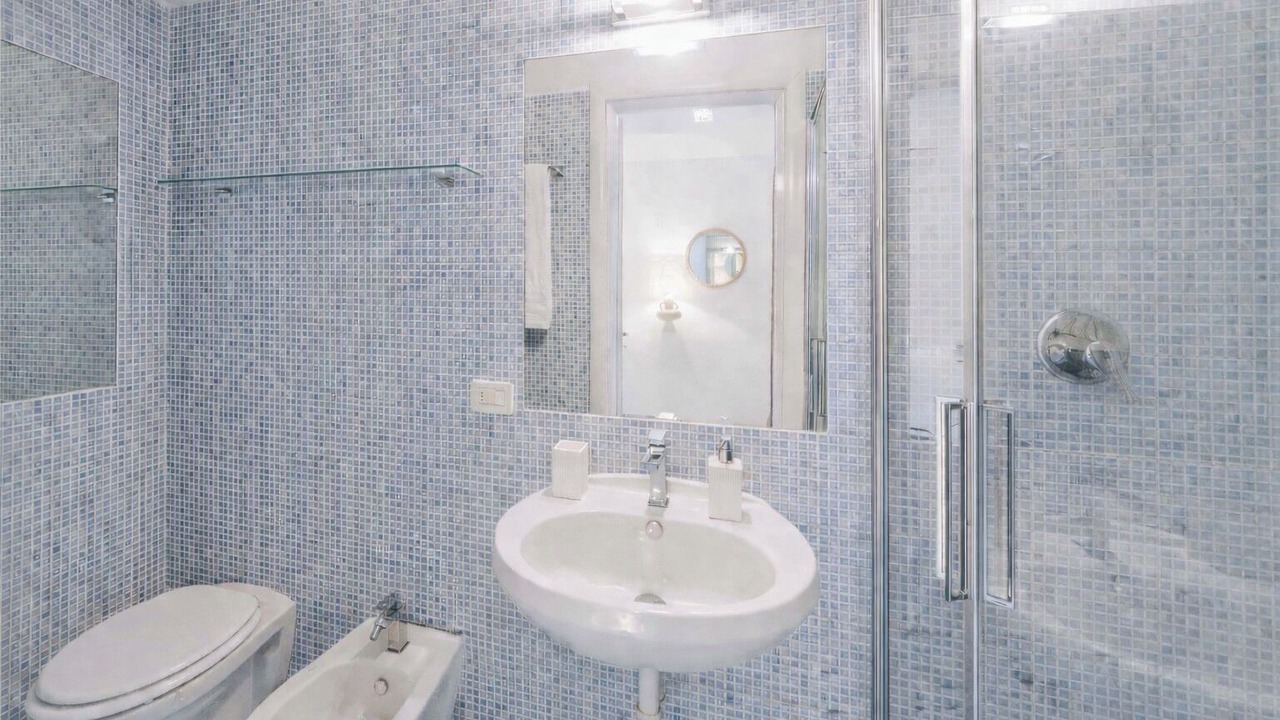 Photo of Bathroom in Forio