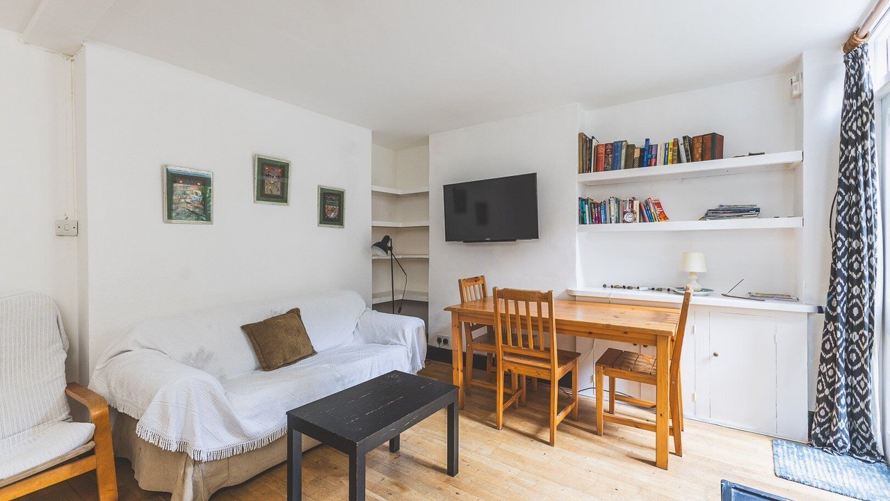 Photo of Livingroom in Angel