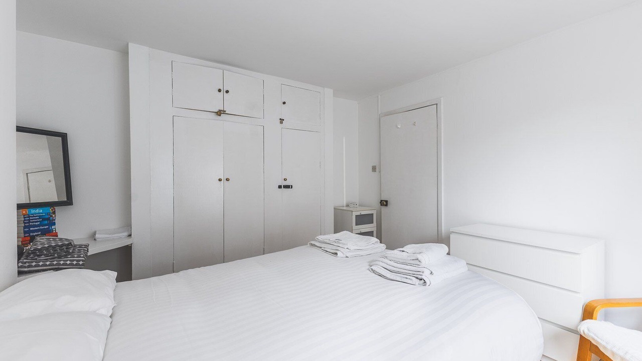 Photo of Bedroom in Angel
