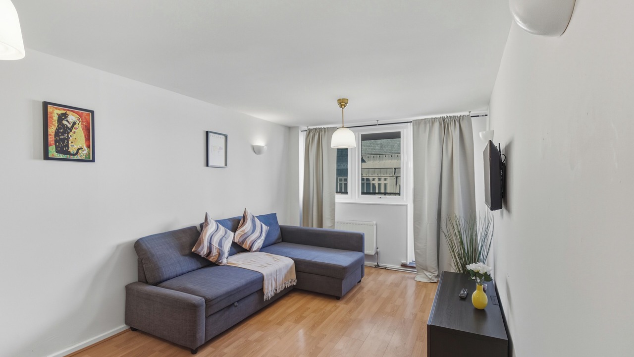 Photo of Livingroom in Farringdon
