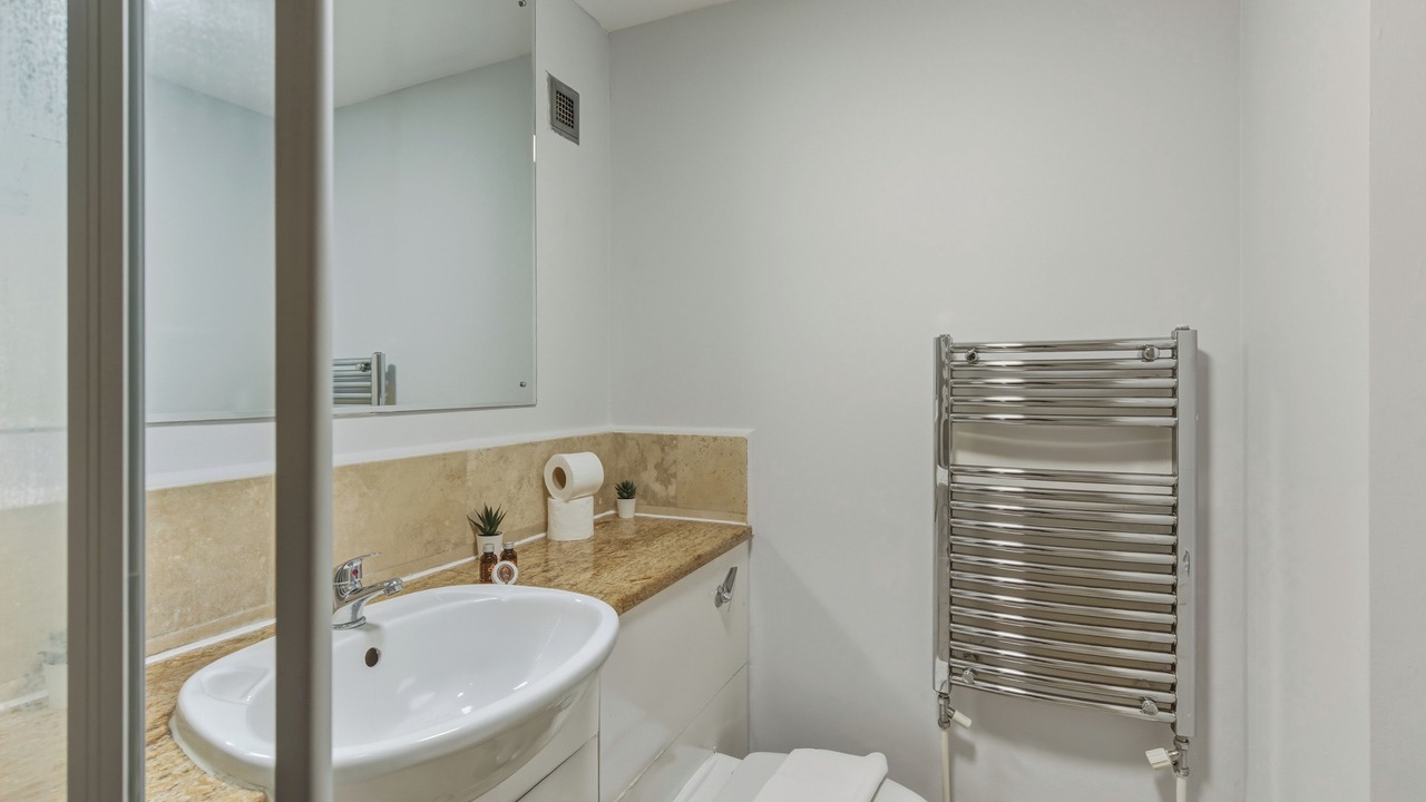 Photo of Bathroom in Farringdon