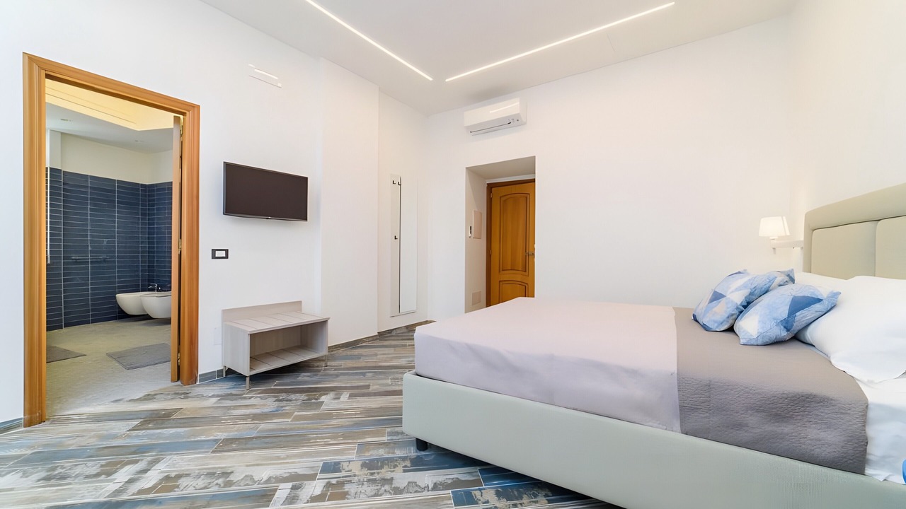 Photo of Bedroom in Meta