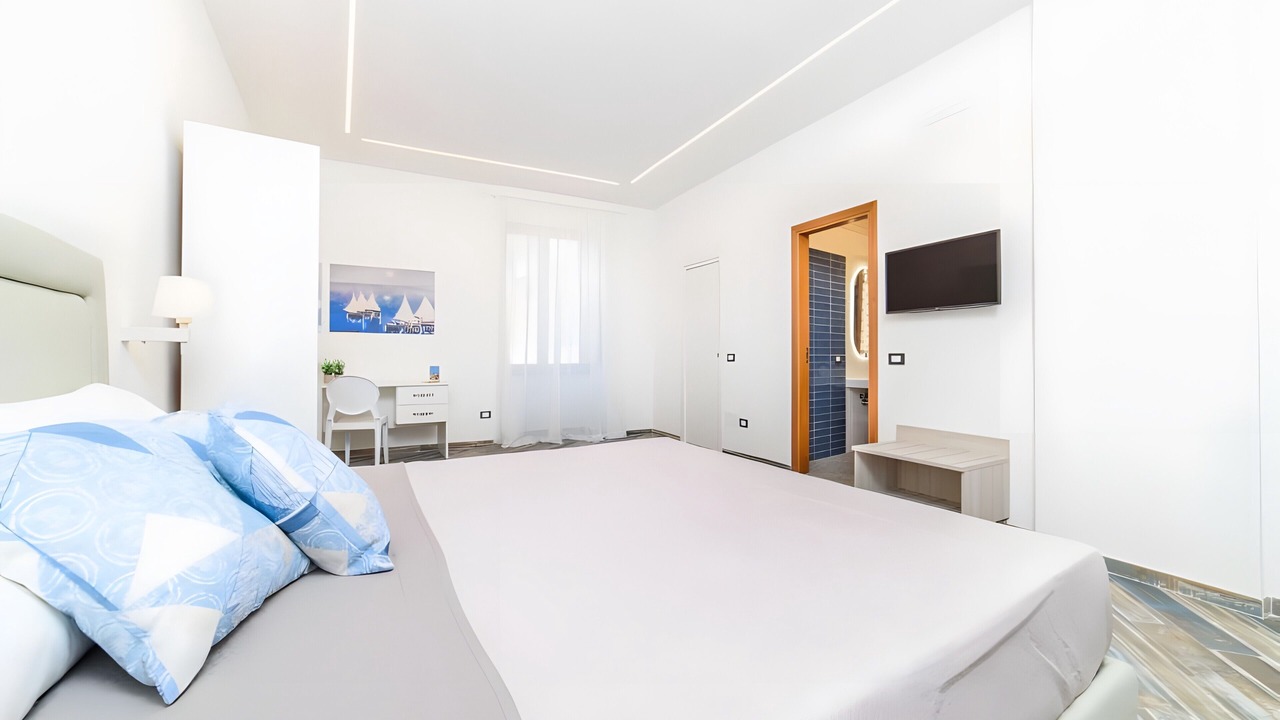 Photo of Bedroom in Meta