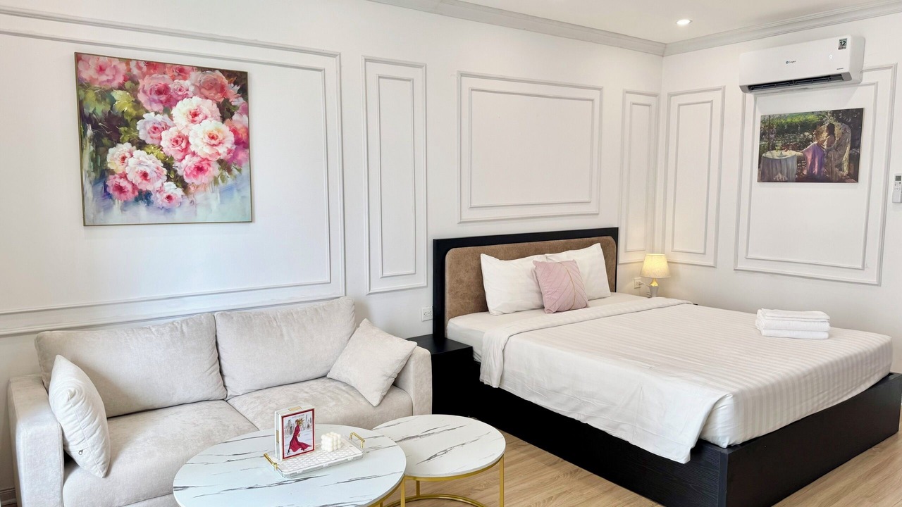 Photo of Bedroom in Trung Hoa Nhan Chinh