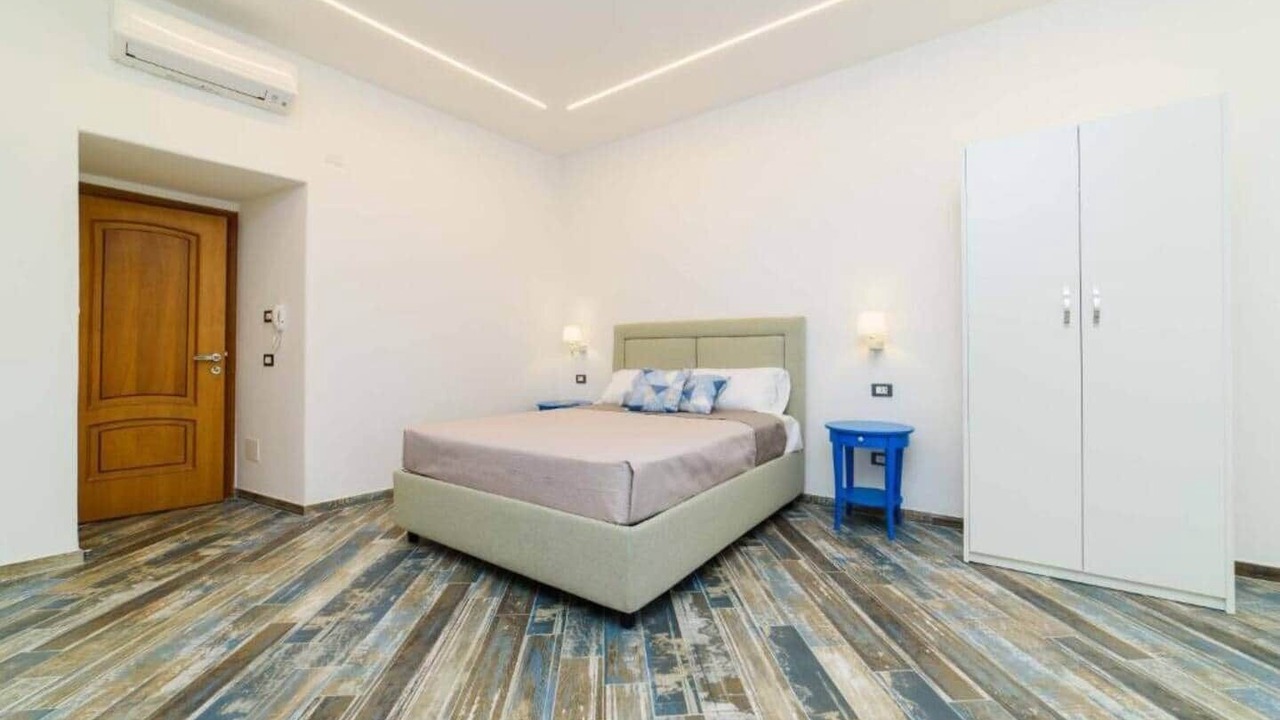 Photo of Bedroom in Meta
