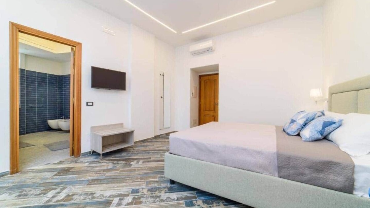 Photo of Bedroom in Meta