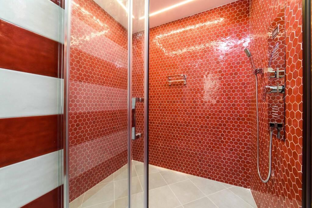Photo of Bathroom in Meta